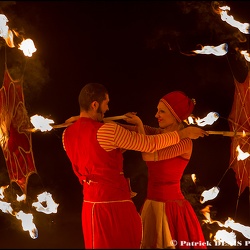 Cie Attrap'Lune - Les Amants Flammes @ Droles de Noels, Arles | 23.12.2015