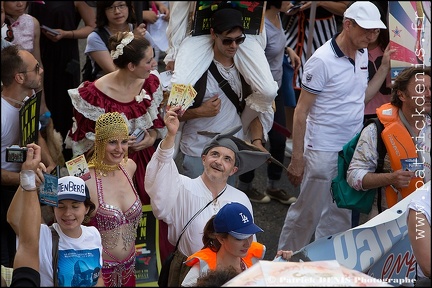 Avignon OFF 2015 parade IMG_7525 Photo Patrick_DENIS