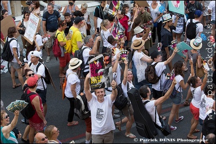Avignon OFF 2015 parade IMG_7558 Photo Patrick_DENIS