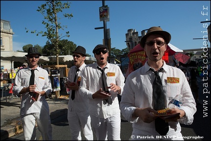 Avignon OFF 2013 parade IMG_0020 Photo Patrick_DENIS