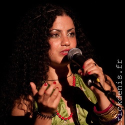 Emel Mathlouthi @ Festival Robion, Théâtre de Verdure | 19.07.2012