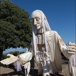 Deraïdenz - La dame blanche @ Jardin d'automne, Chateauneuf de Gadagne | 01.10.2023